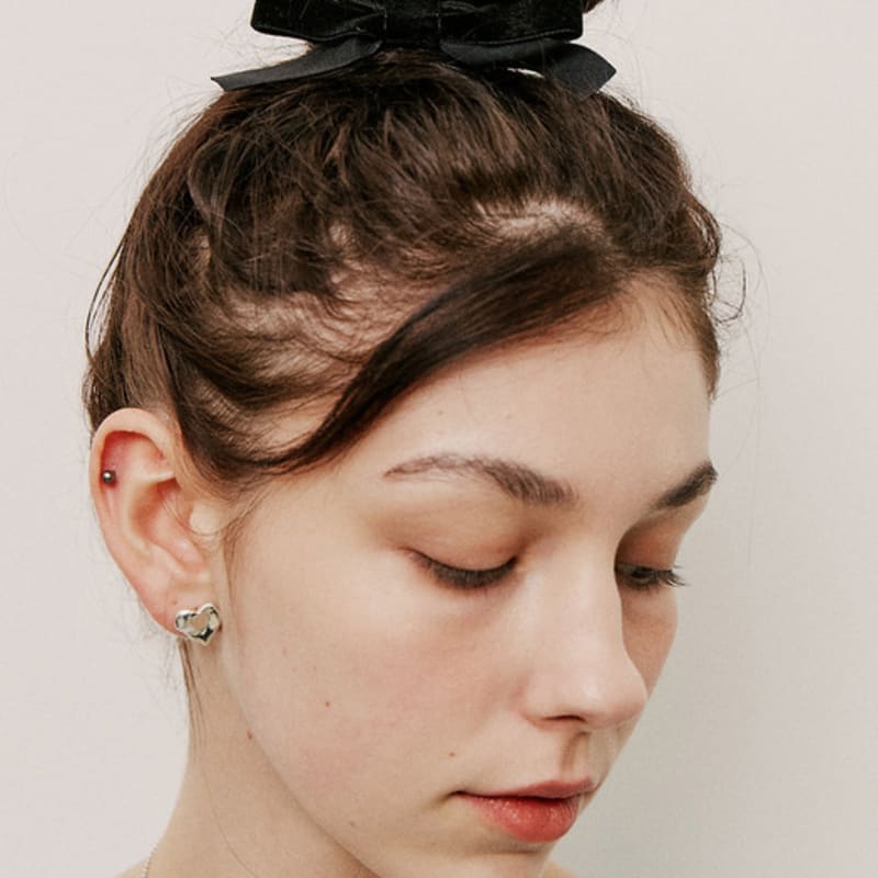 ROAJU [silver925]crushed Heart Earring