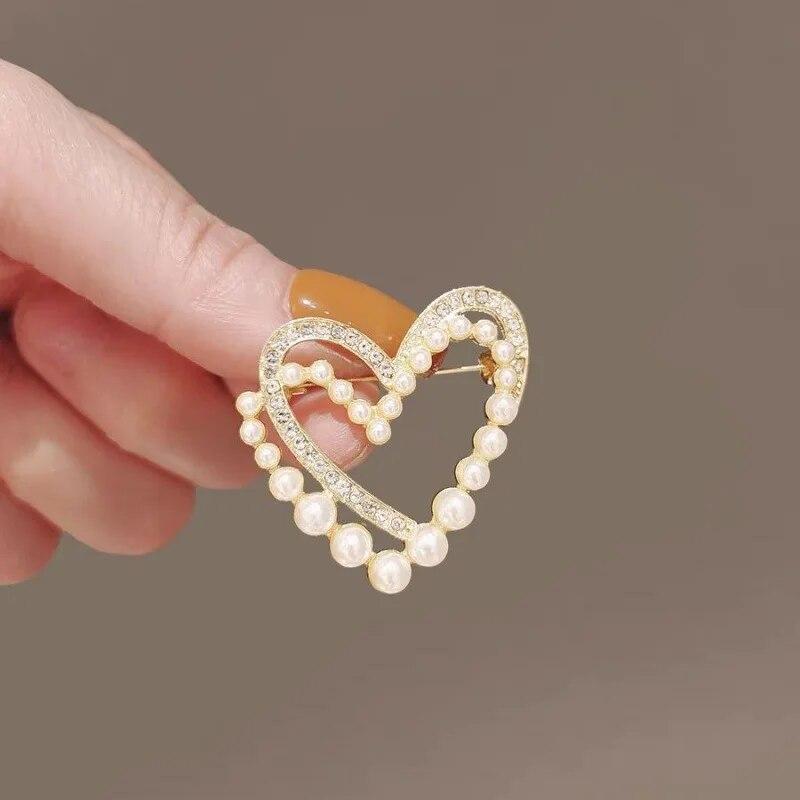 Luxury Golden Wheat Metal Brooch for Women Suit Sweater Stylish Lapel Pins Exquisite Rhinestones Jewelry Accessories Couple Gift