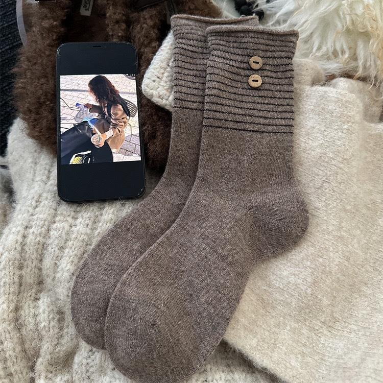 Winter Korean socks women's boneless splicing striped coconut buttons thermal storage heap socks women's socks wool socks