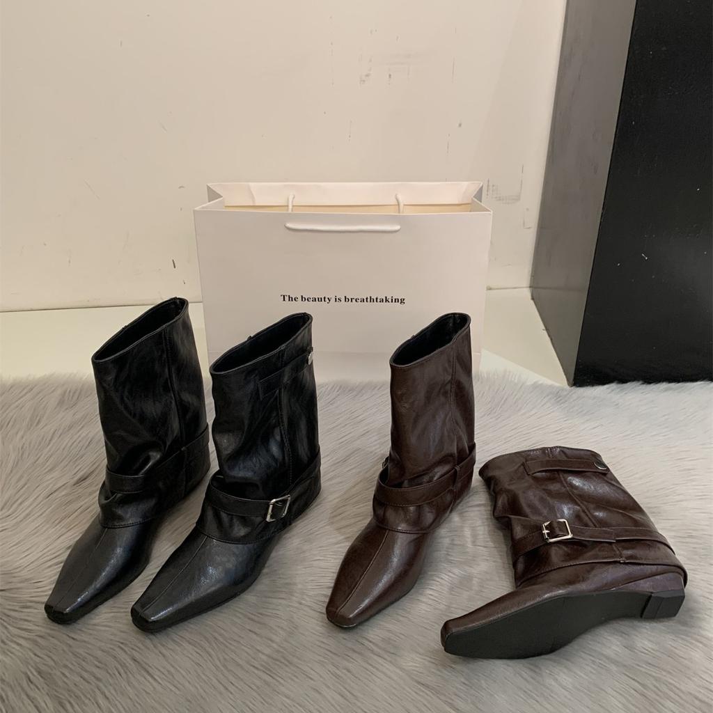 Wasteland retro belt buckle soft leather trouser boots women's new pointed temperament short boots medium tube knight boots tide