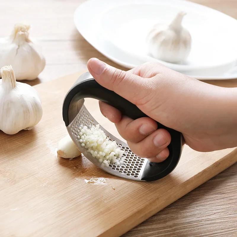 Stainless Steel Garlic Press Manual Garlic Pliers Garlic Cutting Tools Scimitar Fruit Vegetables Cooking Kitchen Gadgets Dining