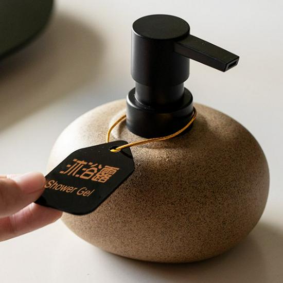 Sada lahví na šampon a pleťové mléko Wabi-Sabi z hrubé keramiky pro hotely a soukromí