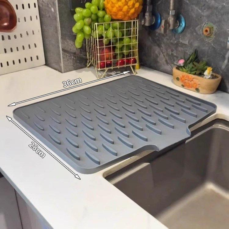 

Kitchen Anti Slip Silicone Drainage Pad, Cutlery Storage Rack, Built-in Drainage Design, Heat-resistant and Easy To Clean, Suitable for Kitchen Use сірий колір