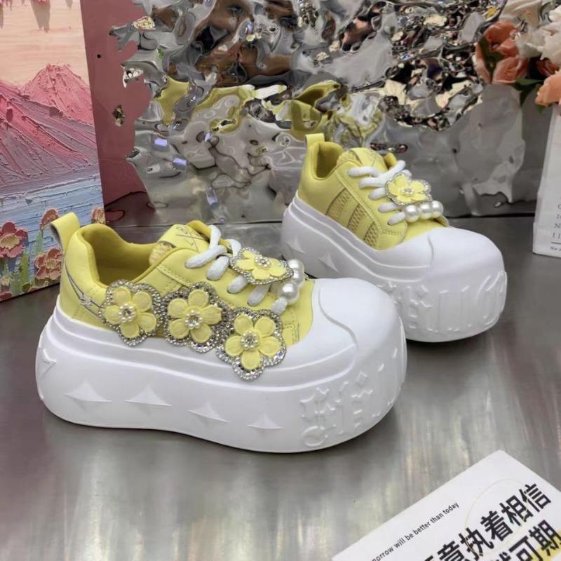 

Autumn heavy industry rhinestone flower thick-soled big head bread shoes women s fashion heightening muffin bottom casual sports shoes 35 жёлтый