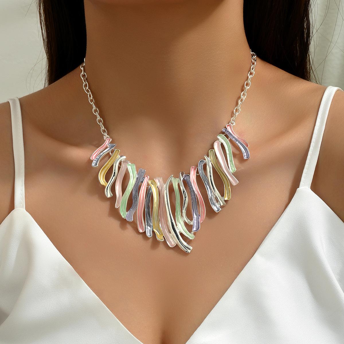 

Geometric fashion OL wind necklace simple irregular drip oil design hip hop collarbone chain versatile long chain