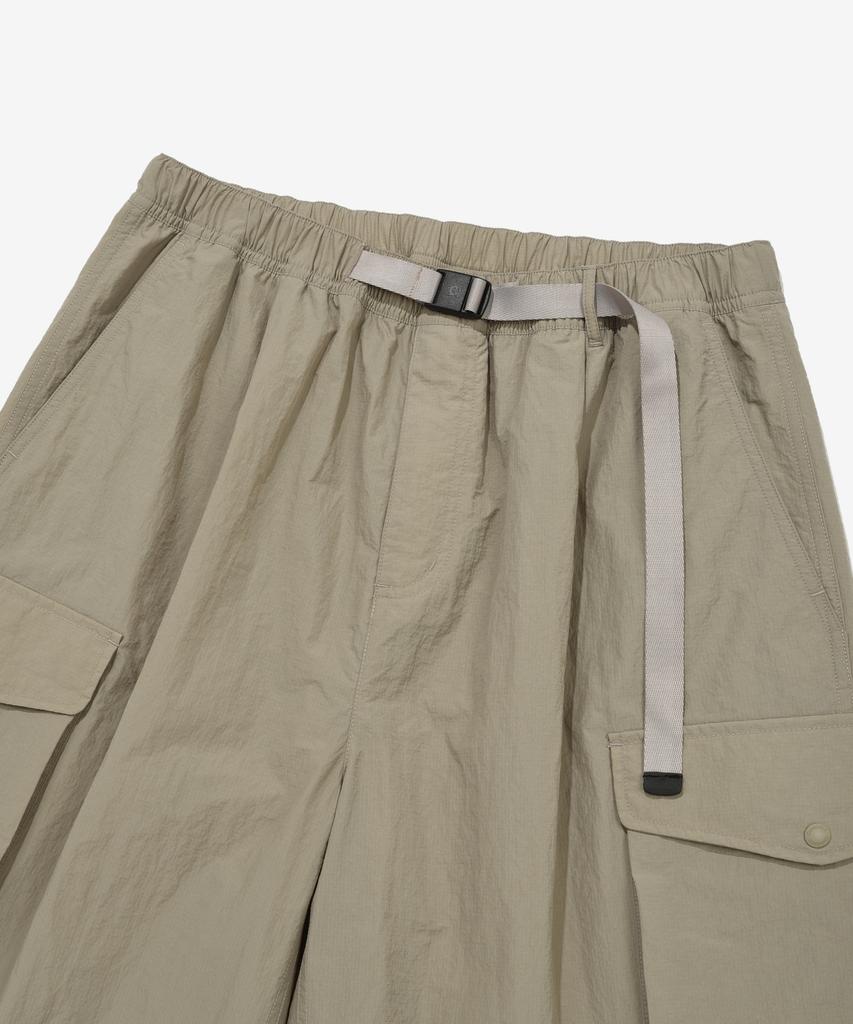 COVERNAT Bermuda Cargo Nylon Shorts Khaki Beige