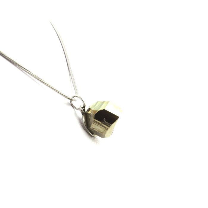 Collier Pyrite brut 12.7 carats