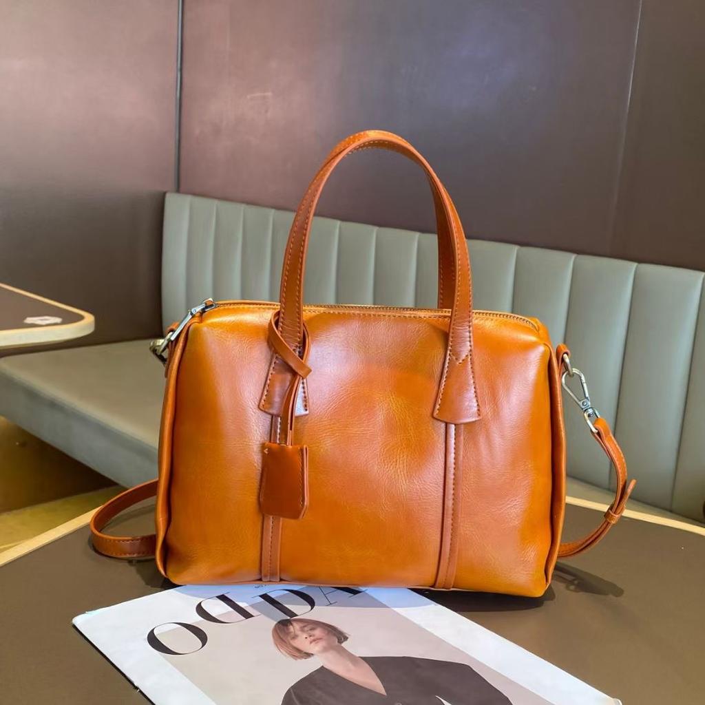 Leather women's bags, large-capacity handbags, new commuter tote bags, women's first-layer cowhide shoulder messenger bags