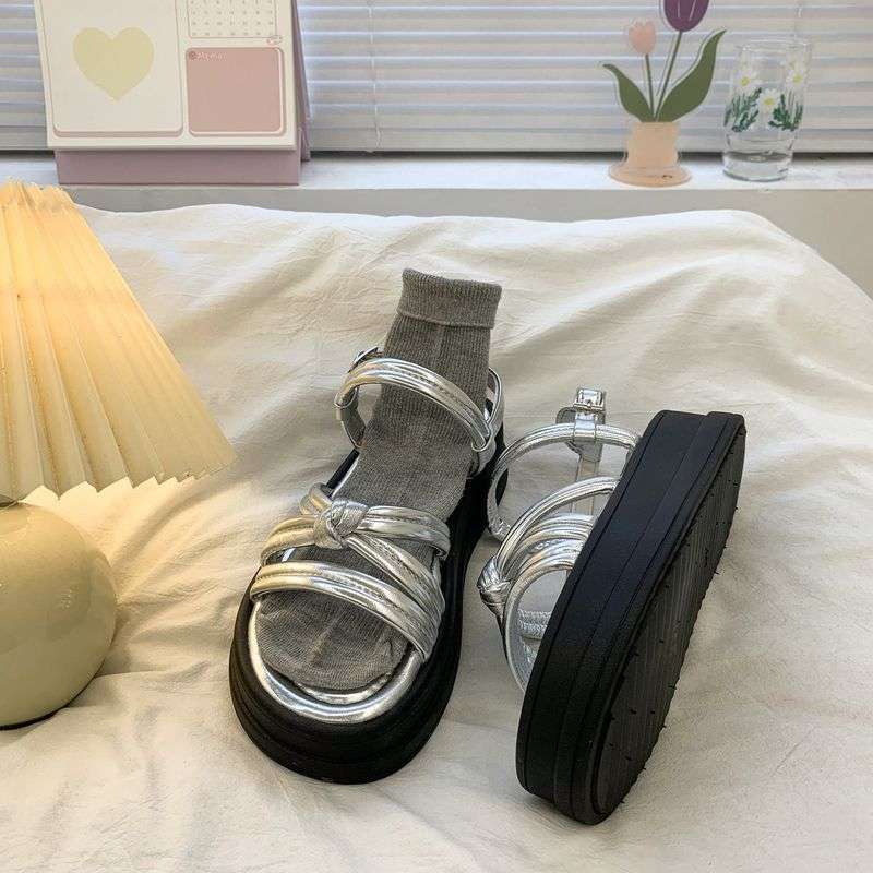 Silver platform sandals female 2025 summer new retro student wear Korean version of versatile design fairy sandals