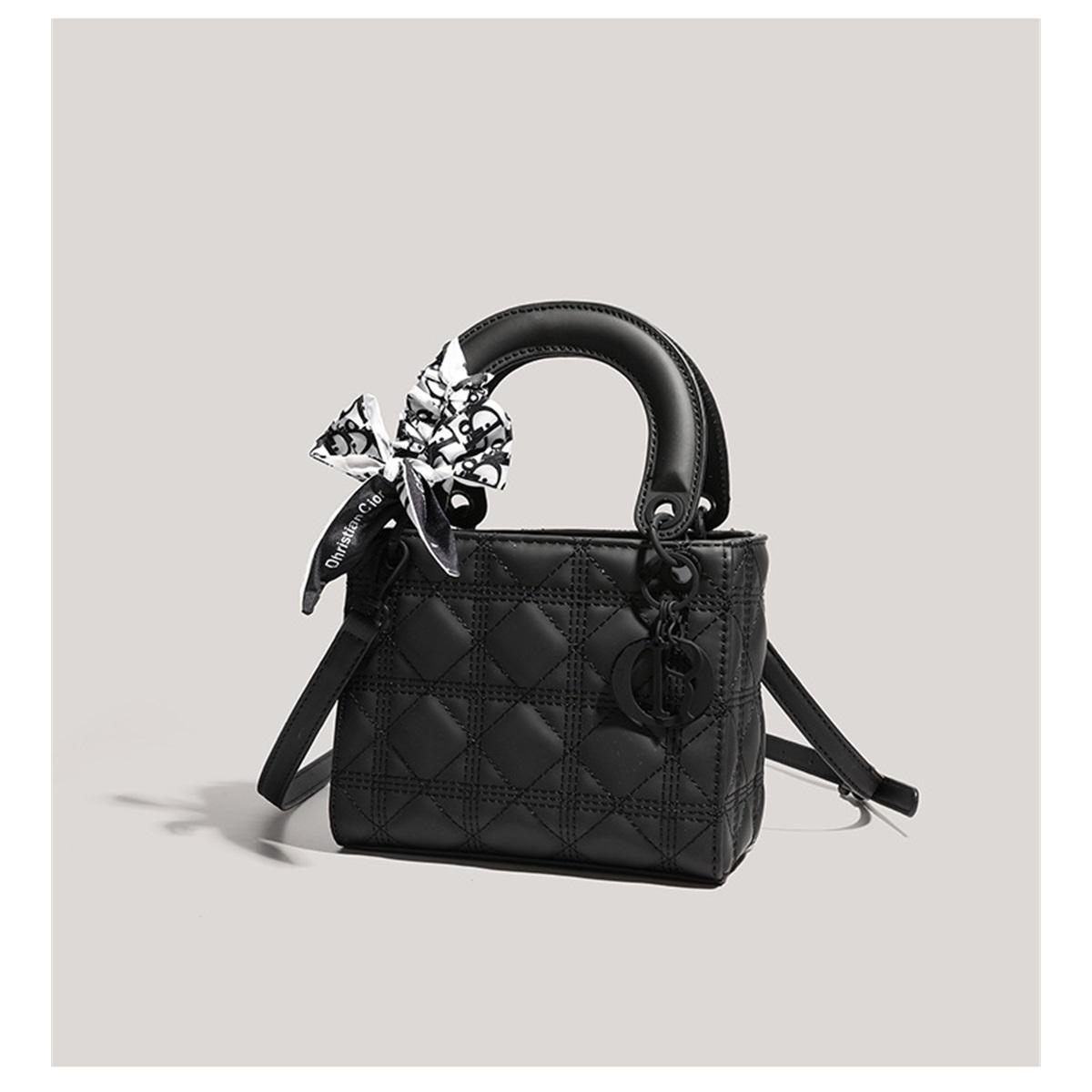 Frosted Embroidery Line Princess Diana Bag New Style Fashion Versatile Handbag Fashion Shoulder Messenger Bag For Women чёрный