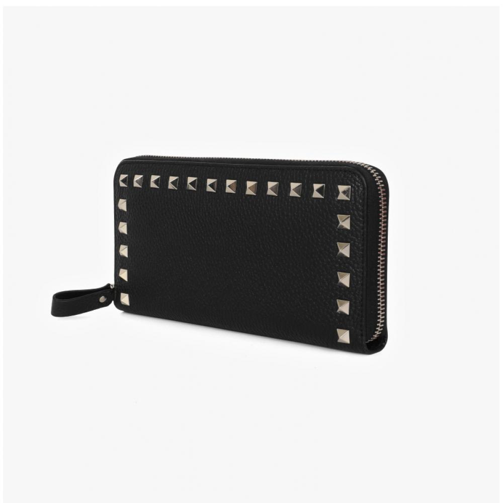 Valentino 4w2P0645 Vsh 0no  P0645 Vsh 0no  Rockstud Long Wallet