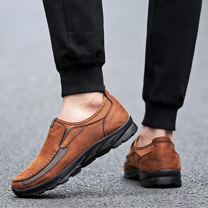 Men Casual Shoes Breathable Loafers Sneakers Male Comfortable Soft Sole Moccasins Designer Handmade Retro Walking Shoes Men Shoe