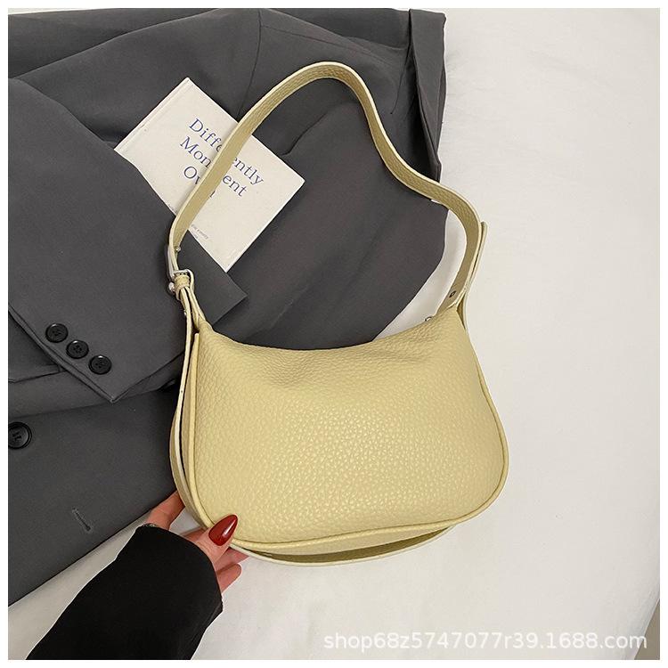 Korean Version of Niche Leisure Commuter Bag Women's 2025 New Fashion Soft-sided Messenger Bag Simple Commuter Shoulder Bag