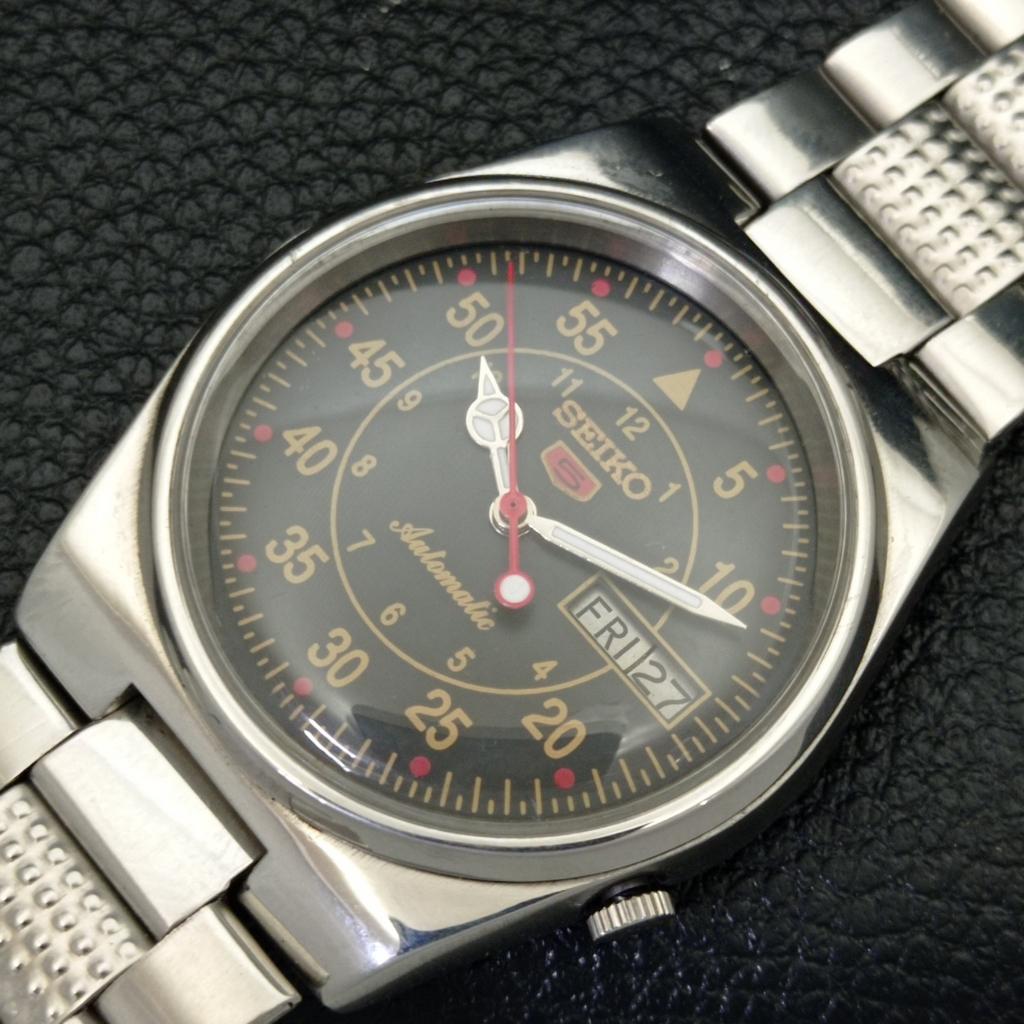 USED GENUINE VINTAGE SEIKO 5 AUTOMATIC JAPAN MENS BLACK DIAL WATCH a434297-2 R120-a434297