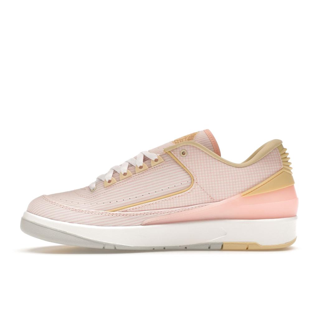 Мужские кроссовки Air Jordan 2 Retro Low из сирсакера розовая атмосфера бледно-ваниль DX6930-600