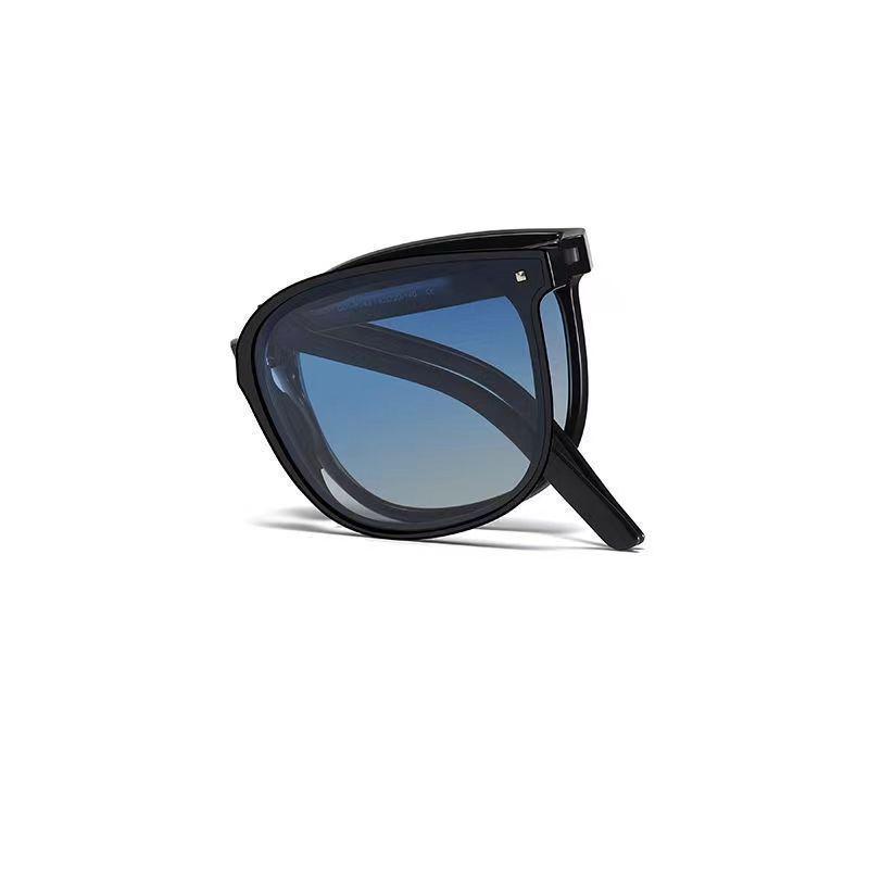 Foldable Women's Sunglasses - Fashionable Sun Protection for Influencers