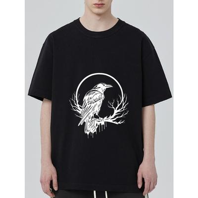 T-shirt Nera con Corvo Bianco su Ramo e Design Circolare per Abbigliamento Casual