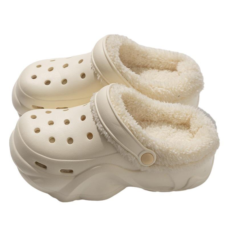 Chaussures trouées en polaire pour femmes automne et hiver 2024 nouvelles chaussures d'extérieur antidérapantes à semelle épaisse rehaussantes pantoufles en coton à tête couverte en peluche pour femmes