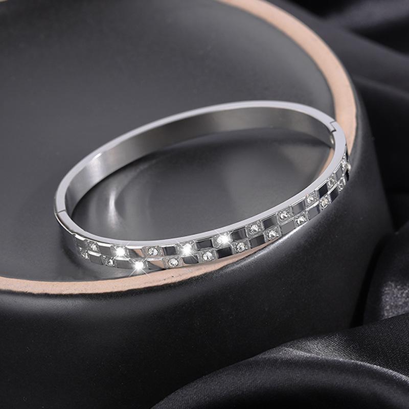 Waffle Girls' High-end Fashion Light Luxury Niche Bracelet