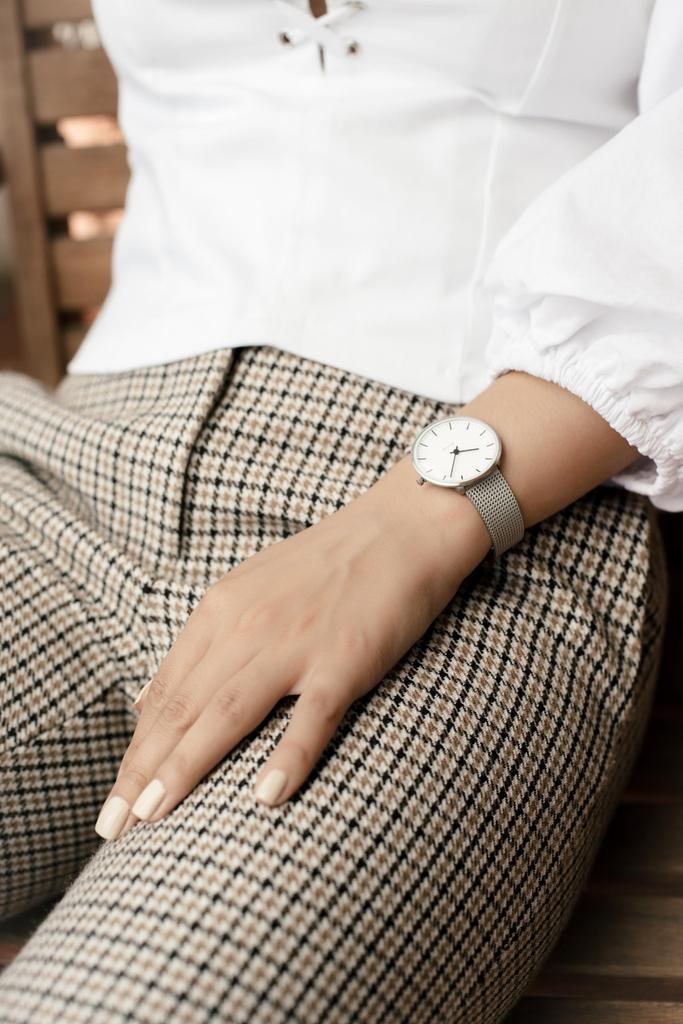 ARNE JACOBSEN CITYHALL 53201-1608 Wristwatch, 34mm, Scandinavian Design, Water Resistant (Quiet Design with No Second Hand), White with Silver Mesh
