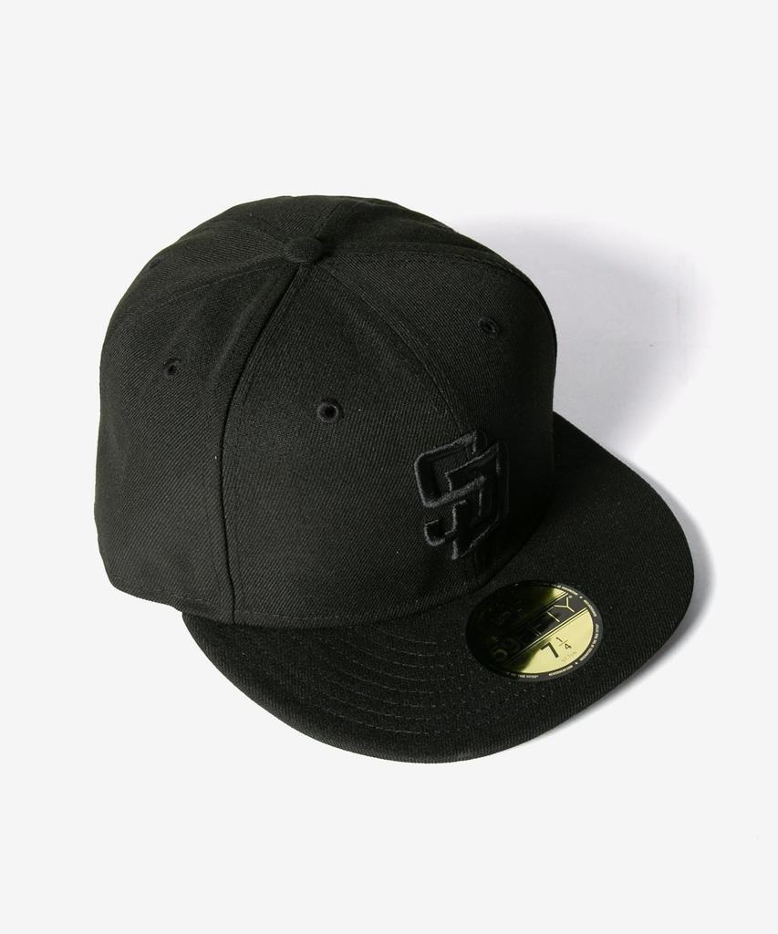 New Era 59FIFTY Black Black Size 7 & Cap, 5/8 (Used)