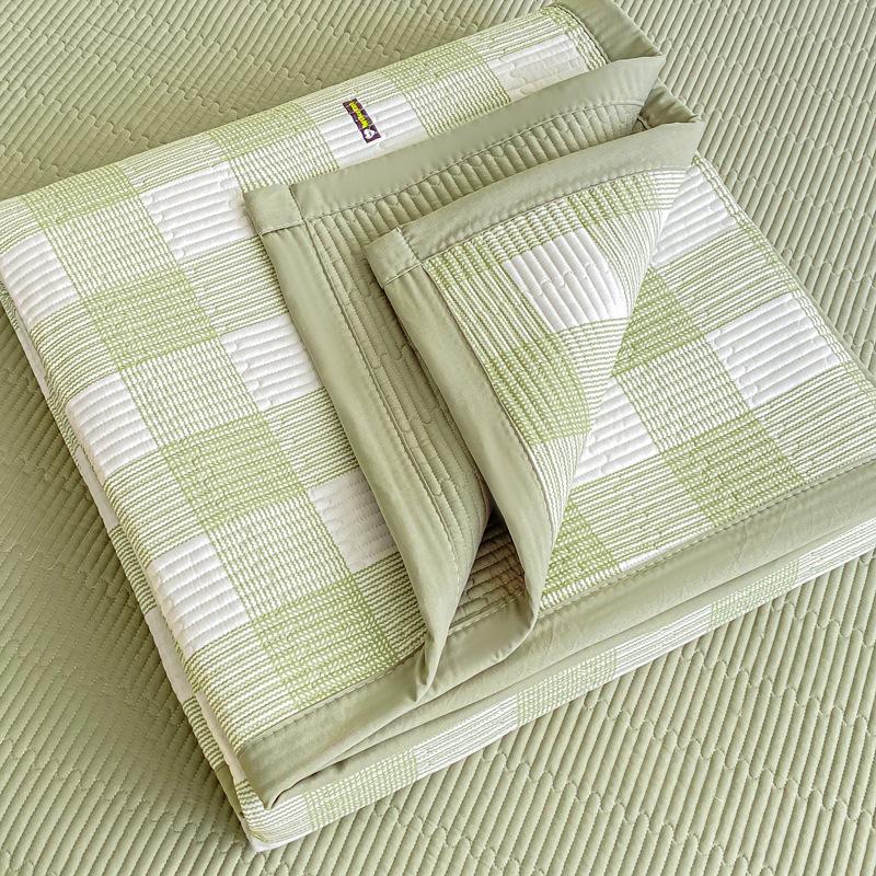 

Nantong Home Textile Bed 2025 New Class A Knitted Double Layer Yarn Printed Padded Bed Cover Three-piece Set a pair of pillowcases ритм кольору