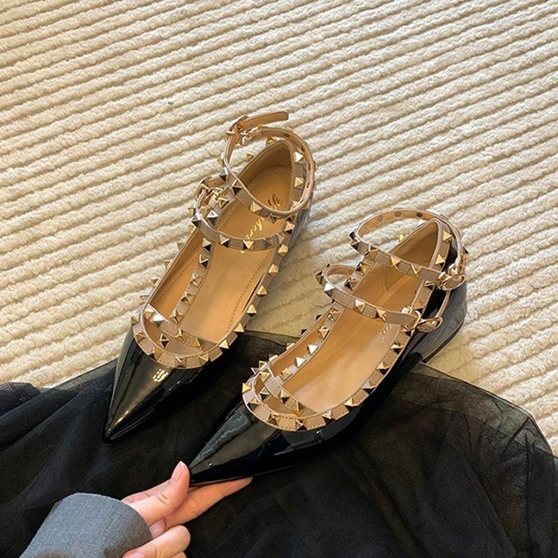 

Французский стиль знаменитостей, туфли Мэри Джейн с заклепками, с острым носком и пряжкой, детские, новые 2025 года, на плоской подошве, с внутренней платформой, одинарные туфли 35 чёрный