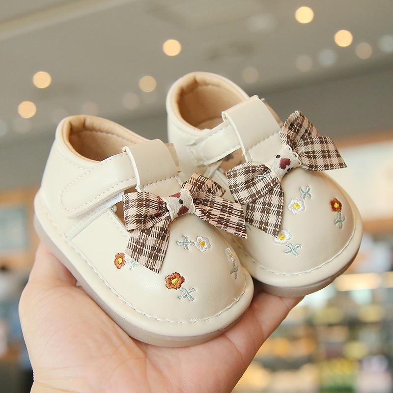 

Spring & Autumn Baby Girl First Walker Shoes - Soft Sole, Non-slip, Bow Design, Squeaky Princess Toddler Shoes Size 16-20 (Set of 5)