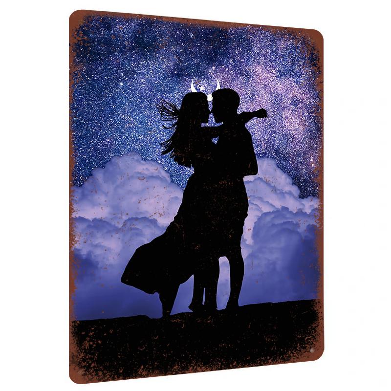 

Couple Silhouette Embrace Iron Wall Art Starry Sky Clouds Home Decor Living Room Bedroom Creative Gift 20x30cm（7.8x11.8inch）