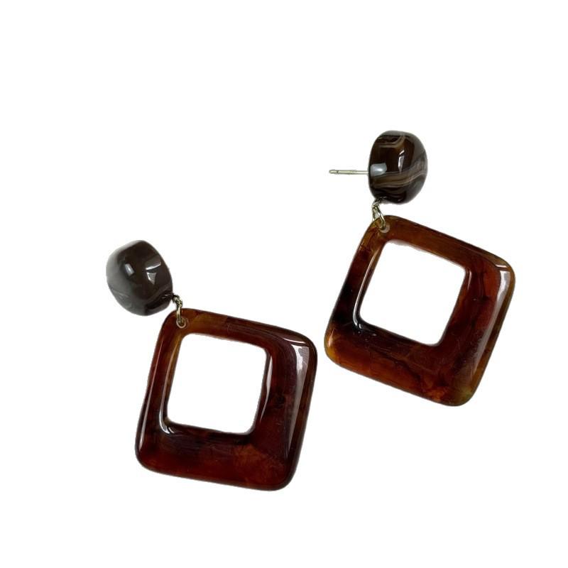 Exquisite Geometric Millennial-Style Earrings: Chic, High-End Ear Jewelry for Women