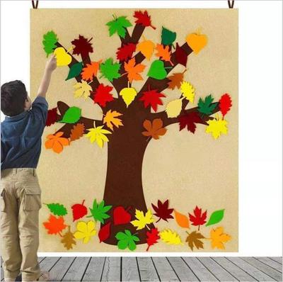 Árvore de Bordo de Feltro de Ação de Graças DIY com 52 Folhas - Jogo Auto-Adesivo Infantil e Decoração de Páscoa