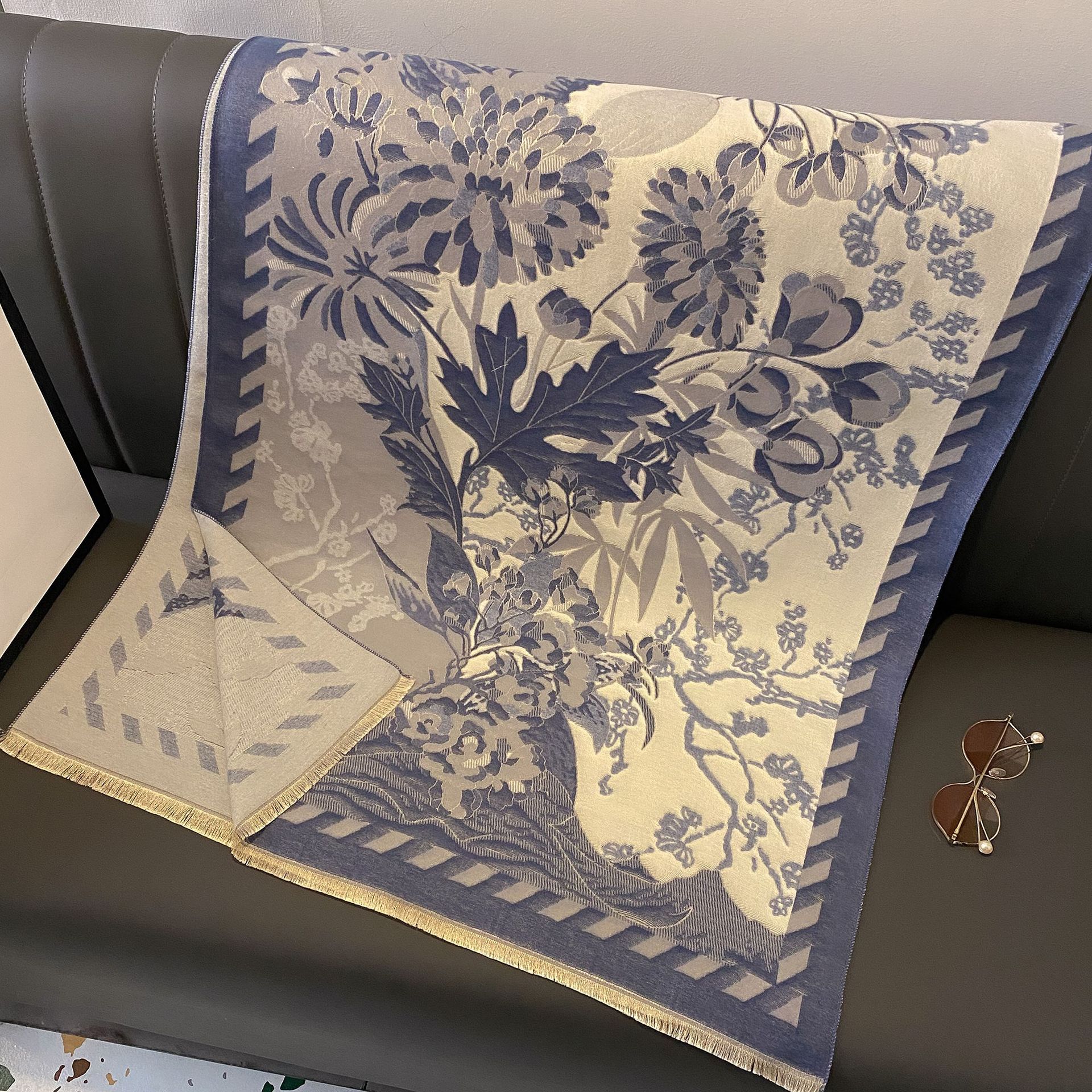 

Женский зимний шарф-шаль с двойным использованием, удлиненный и утолщенный из имитации кашемира с кисточками, ретро, элегантный шарф 180*65cm небесно-голубой