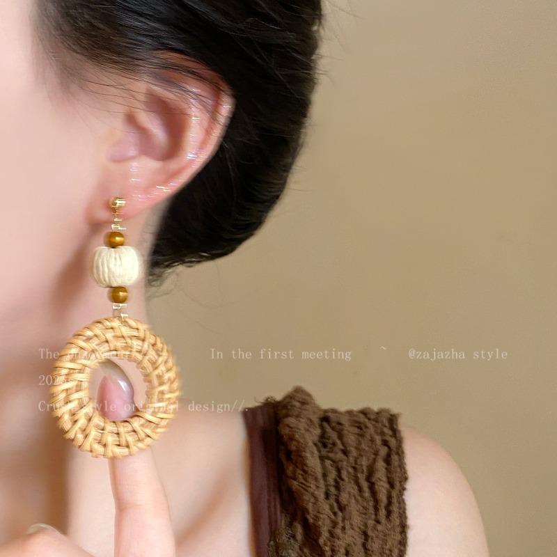 Wooden Rattan Straw Earrings Women's New Bohemian Vacation Style Earrings Exaggerated Face Small Stud Earrings