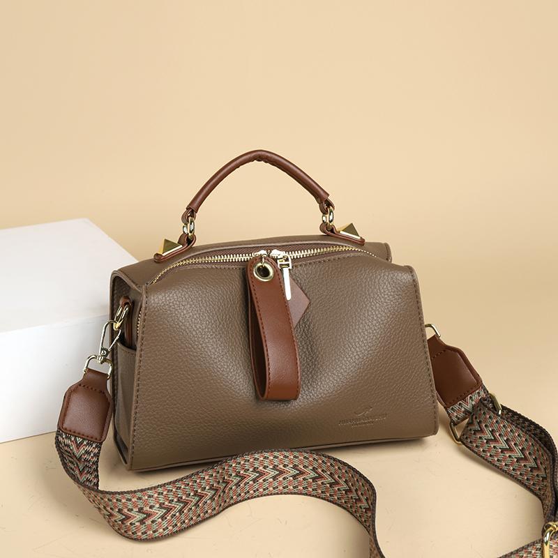 Retro Women's Shoulder Bag Large Capacity Shoulder Bag