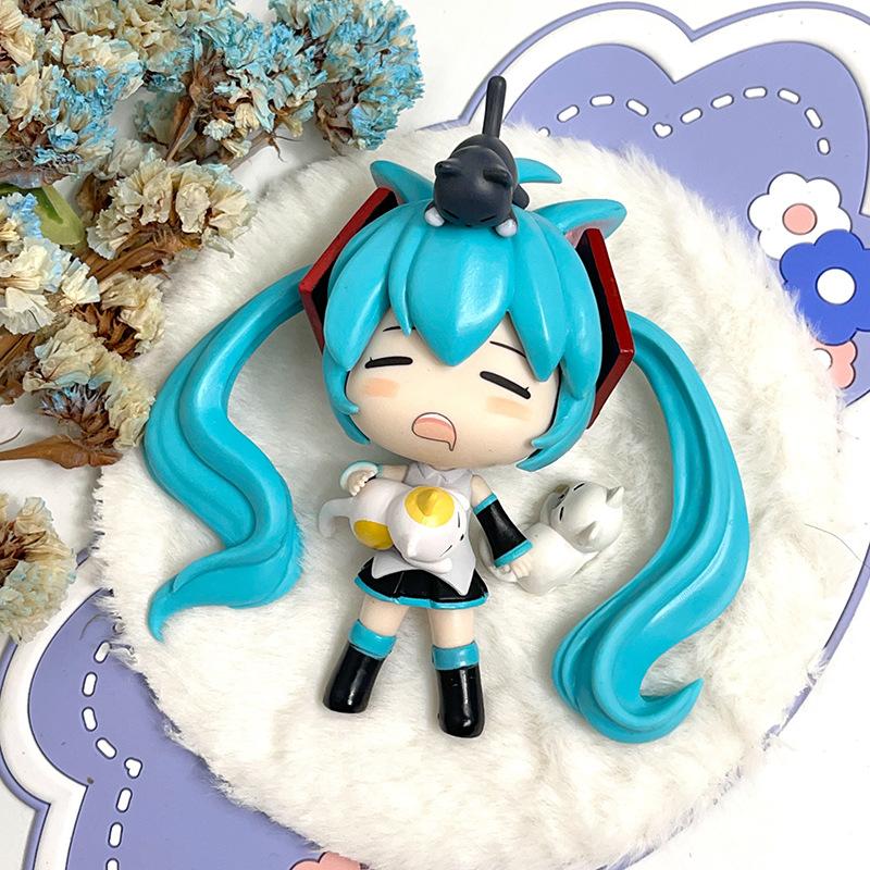Em Estoque Anime Hatsune Miku Versão Q Feito à Mão Figuras de Ação Dormindo Modelo de PVC Decoração Moda de Animação Brinquedo Presentes de Feriado