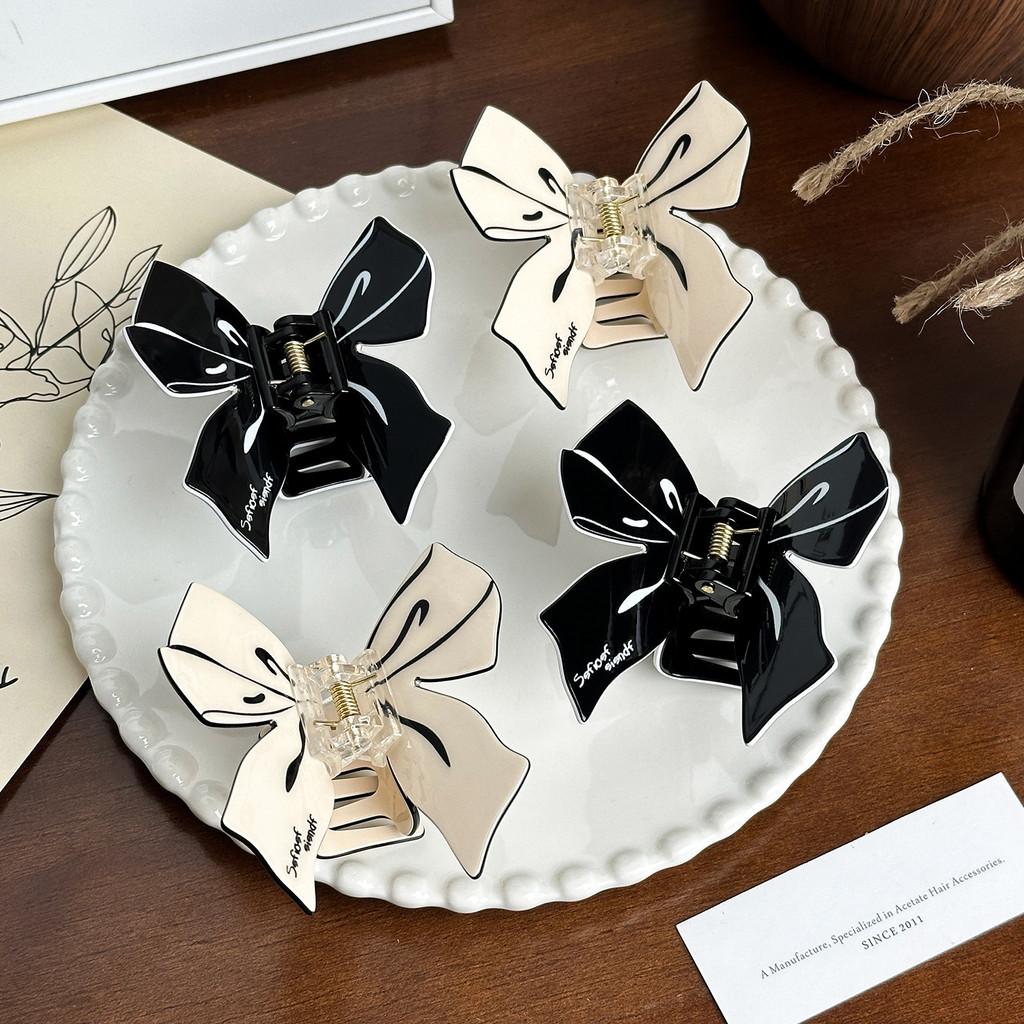 Fashionable White And Black Acrylic Butterfly Hair Grab Clip For Everyday Use