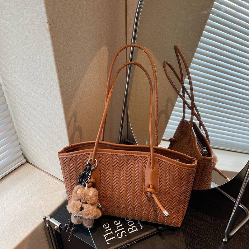 Woven Pattern Bag Women's Large-capacity Autumn and Winter Versatile Shoulder Underarm Bag Casual Commuter Bag