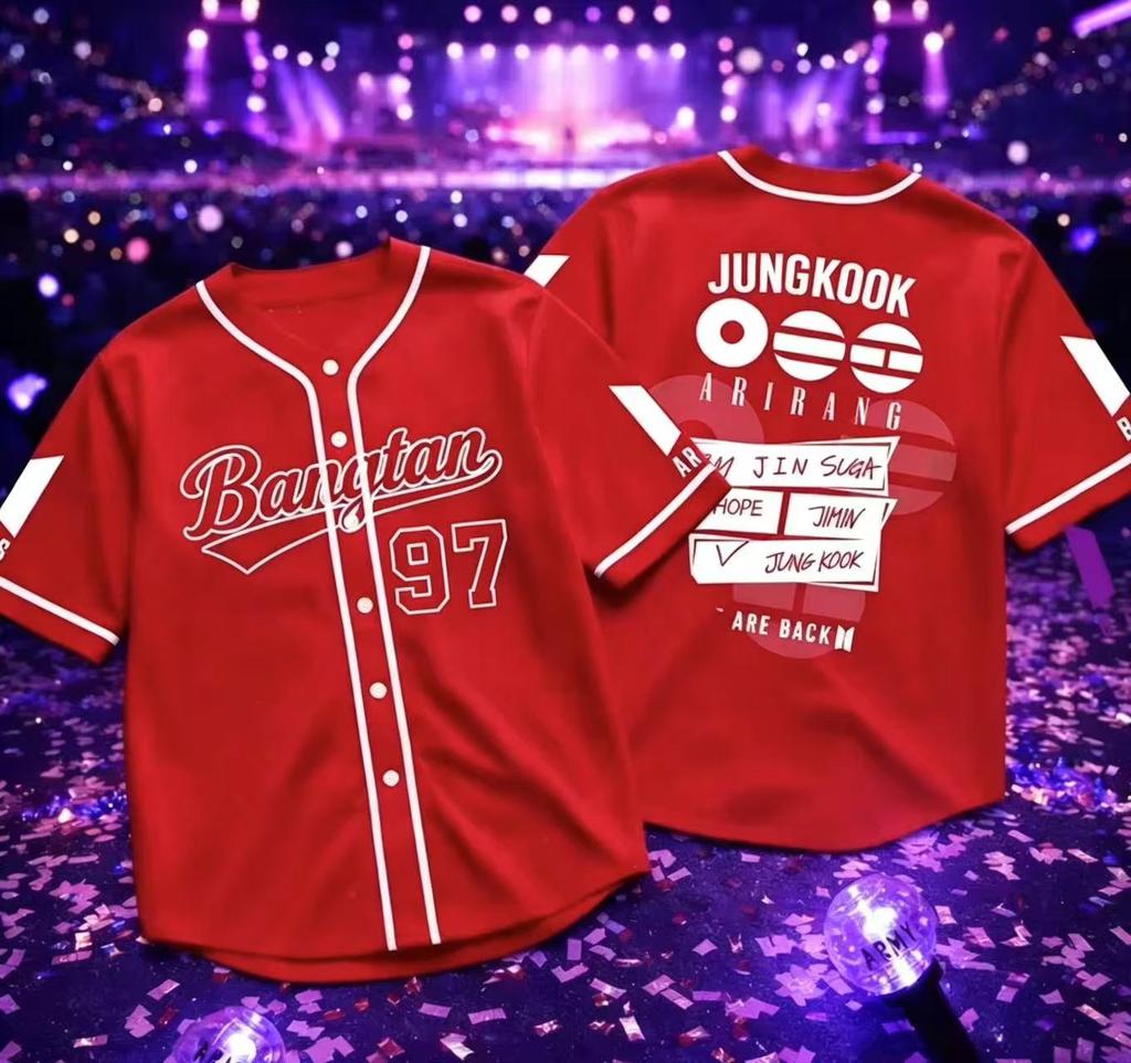 Kpop BTS Baseball Trikot Lila Kurzarm Cardigan Koreanische Streetwear Fan Support Hemd mit Knöpfen Konzertbekleidung für Damen und Herren