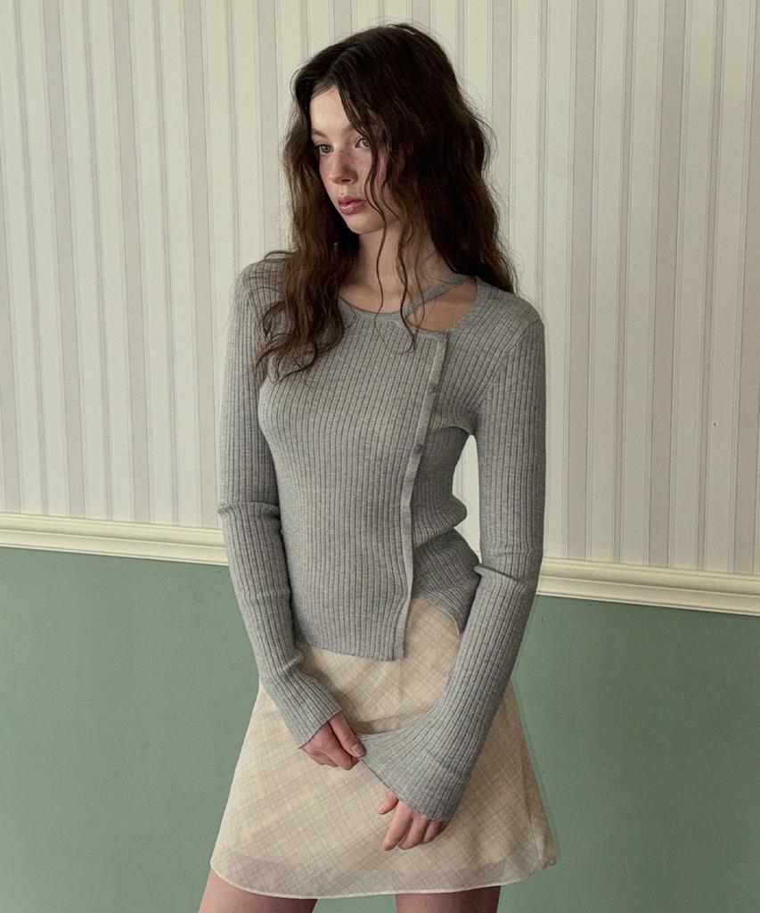 Teuwi Marlon Asymmetrical Slit Button Long Sleeve Knit