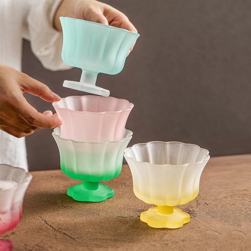 Household Glass Women Nordic New High Aesthetic Splicing Dessert Cups Popular Transparent 240ml Gradient Flower Shape Water Cup