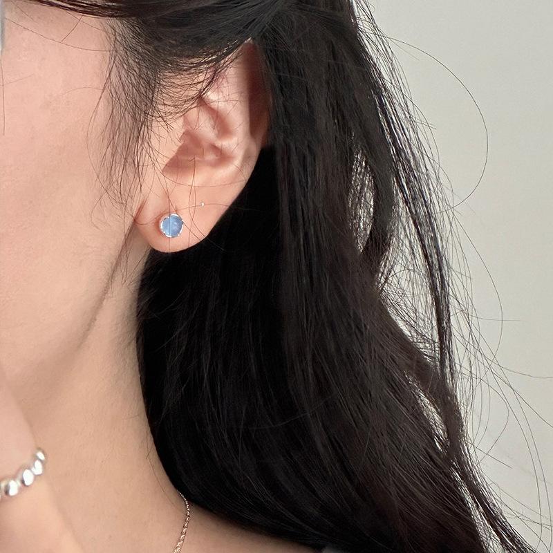 Fresh Silver  Round Blue Crystal Earings Stud Simple Design New In Light Luxury Exquisite Earrings for Women Party