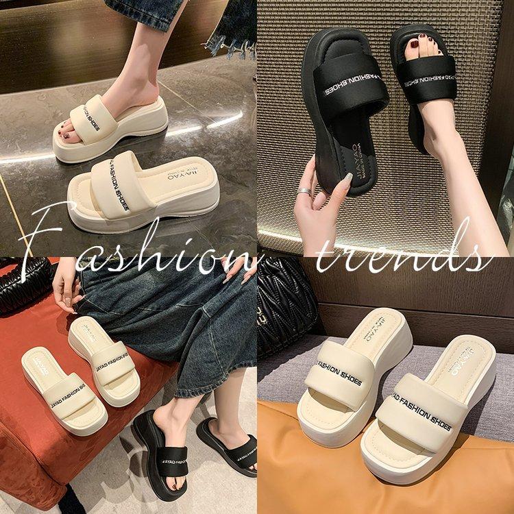 Feel Thick-soled Slippers Women's Summer Wear 2025 New Internet Celebrity Muffin Heightening Word Casual Beach Sandals