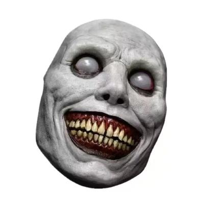 Halloween Horror Dämonenmaske Lachende Weiße Augenmaske Vollgesichtsabdeckung Cosplay Zubehör für Kostümparty und Themenveranstaltungen