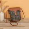 New simple casual rhombus embroidered oblique span mobile phone bag fashionable old flower contrasting color shoulder bag