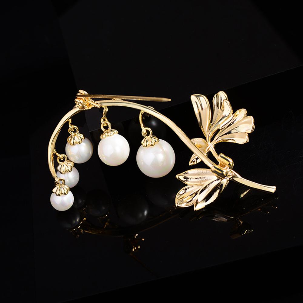 Vintage Pearl Flower Brooch Pin Crystal Rhinestone Brooches Party Jewelry Gifts