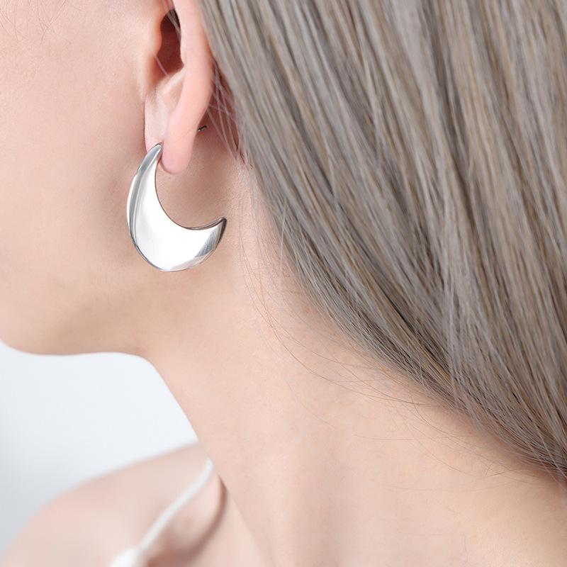 Retro Crescent Moon Asymmetric 18K Gold Titanium Steel Earrings for Women