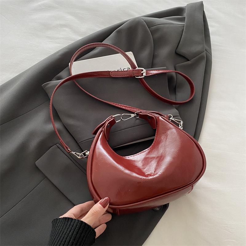 2025 new fashion crescent moon texture messenger bag niche design handbag casual simple temperament shoulder bag