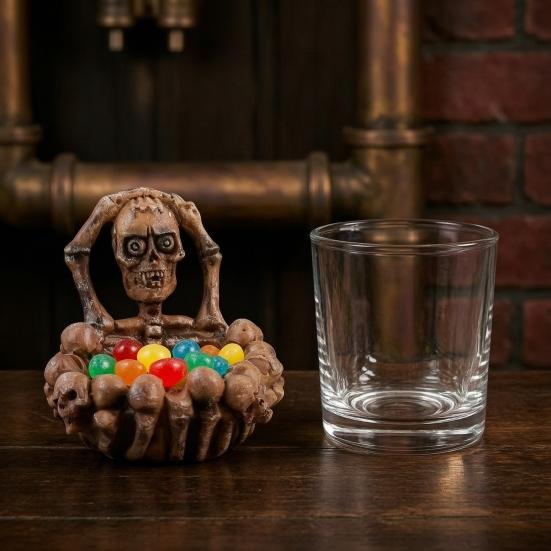 Desktop Ashtray Halloween Skeleton Resin Ashtray, Heat-resistant Gothic Ash Holder, Dark Aesthetic Aliens Decorative Tray for Home Office Outdoor