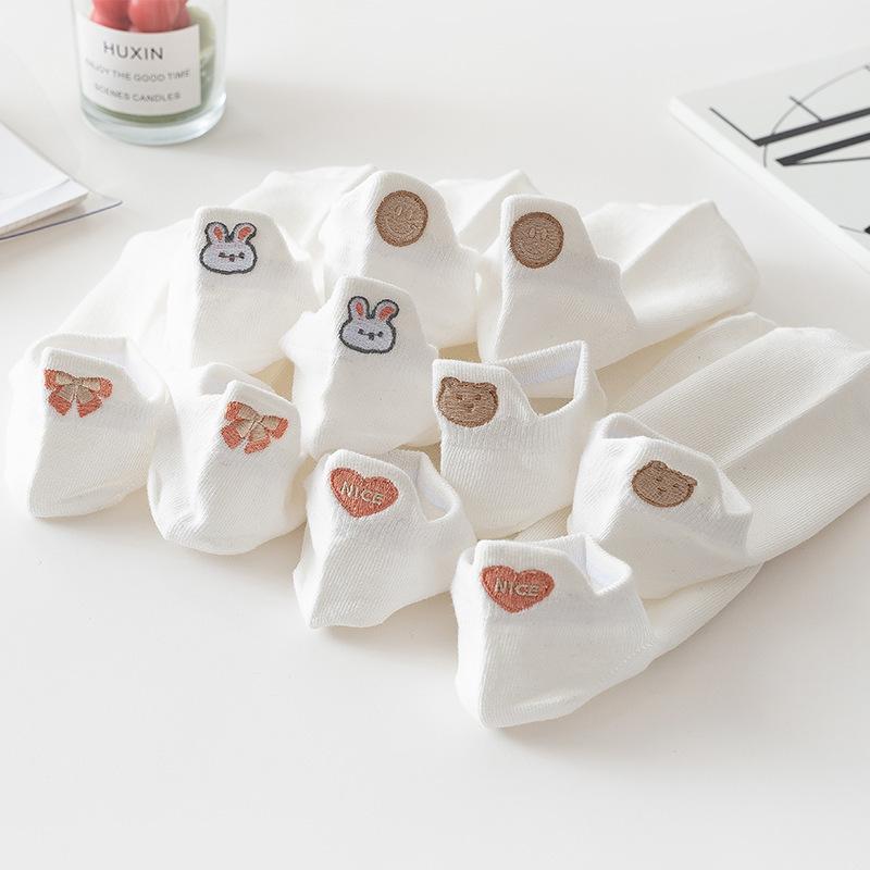 

5 пар милых белых женских носков с вышивкой, короткие носки до щиколотки, кофейные с кроликом, медведем, бантиком, сердечком и выражением, хлопковые носки-следки EU35-40 US5-10