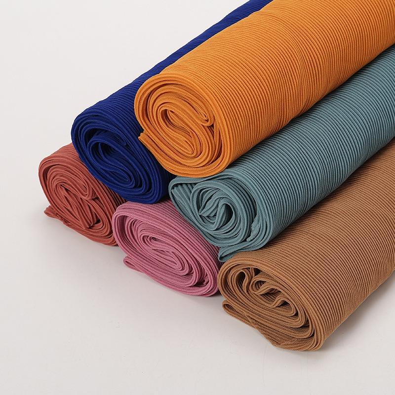 New solid color pearl chiffon wrinkled large square scarf fashionable Malaysia Indonesia solid color wrinkled headscarf scarf